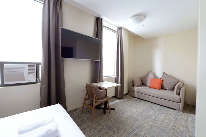 Room 15 of 38