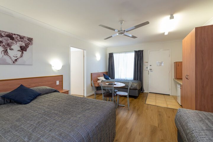 Room 4 of 50