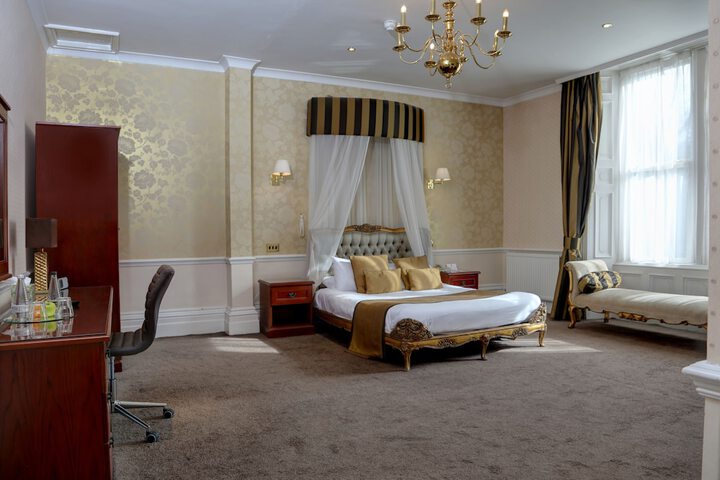 Room 10 of 55