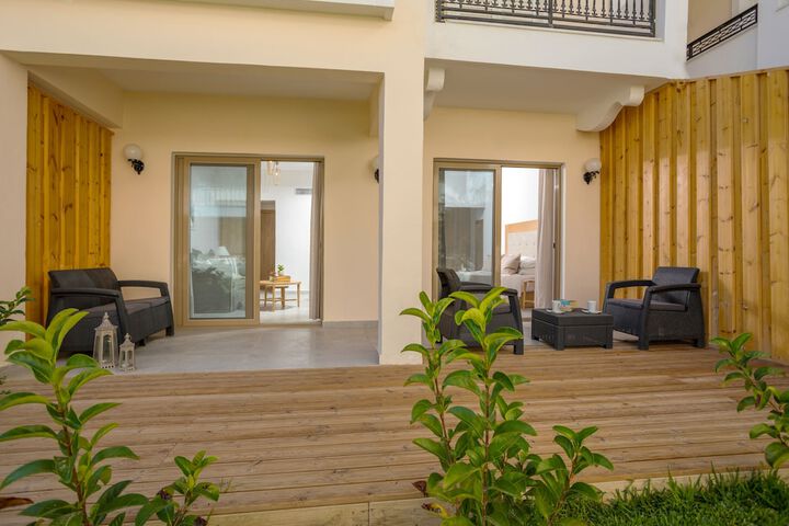 Terrace/Patio 19 of 38