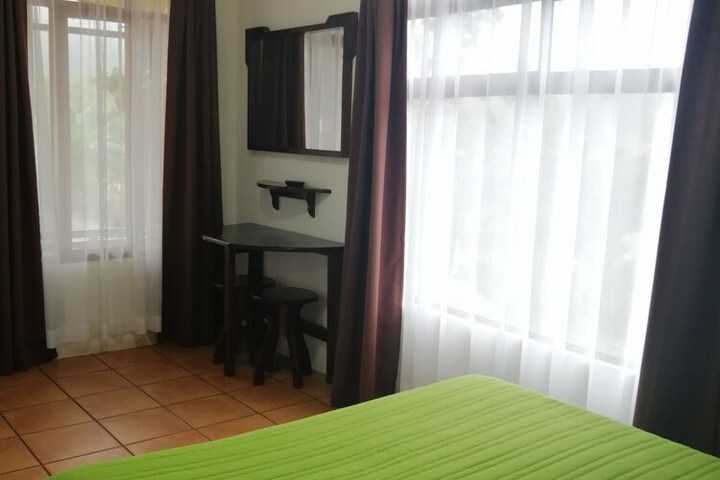 Room 5 of 110