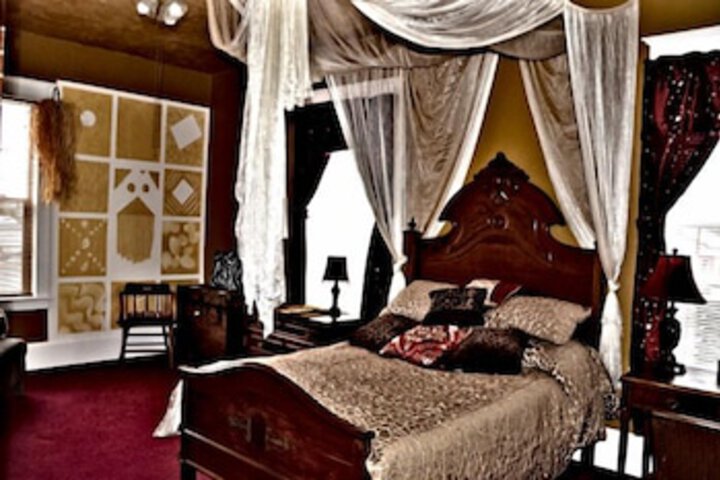 Room 13 of 135