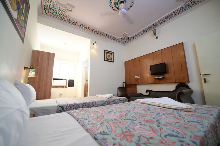 Room 37 of 189