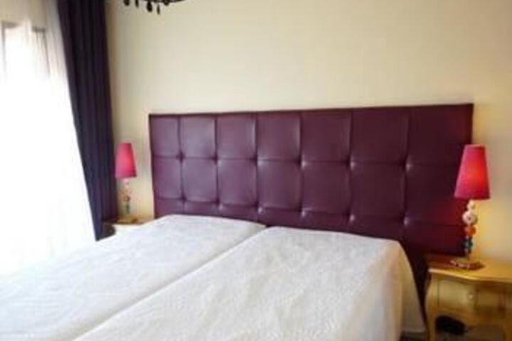 Room 9 of 20