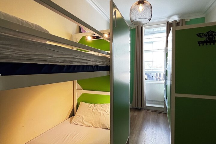 Room 14 of 76
