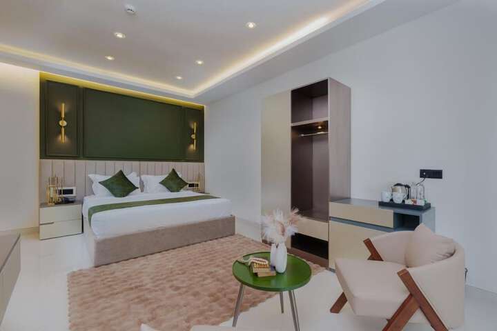 Room 16 of 32