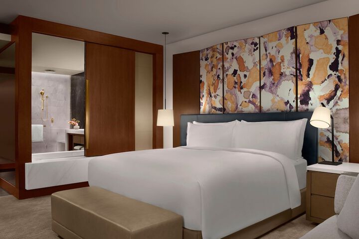 Room 34 of 107
