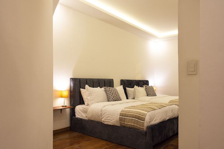 Room 10 of 27