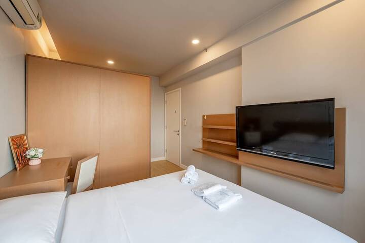 Room 3 of 109