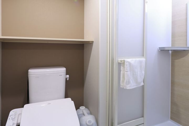 Room 13 of 64