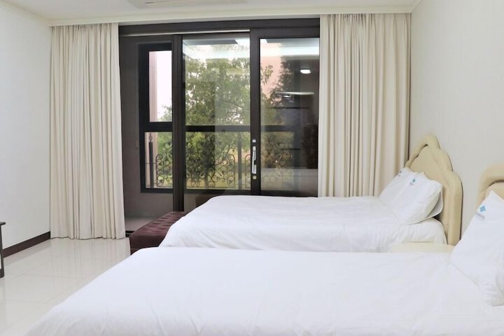 Room 17 of 79