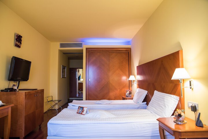Room 19 of 59