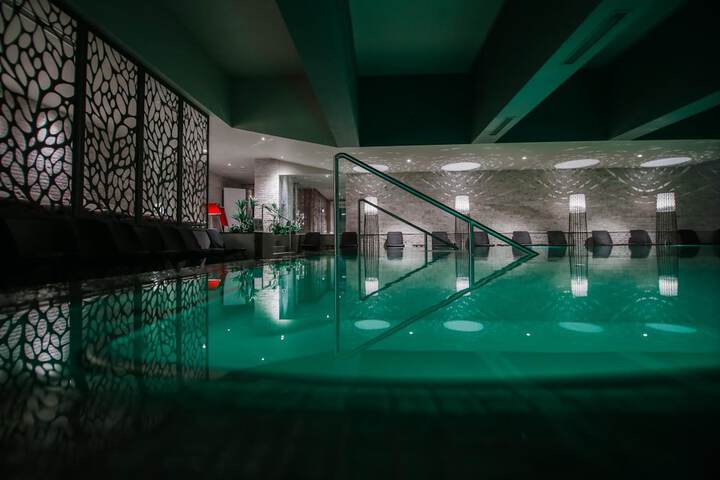 Pool 24 of 70