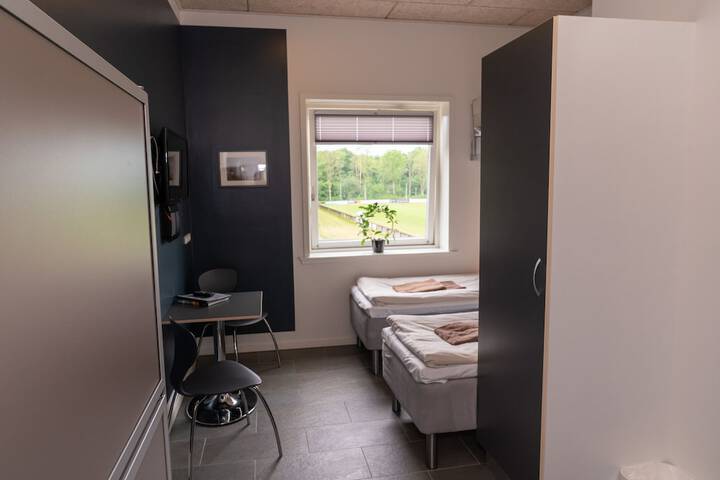 Room 10 of 26