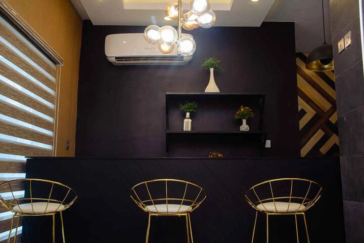Lounge 13 of 19