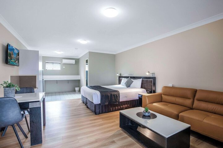 Room 5 of 23
