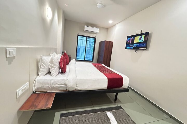 Room 6 of 17