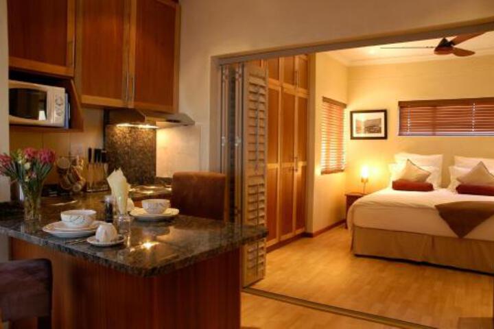 Suite 3 of 3