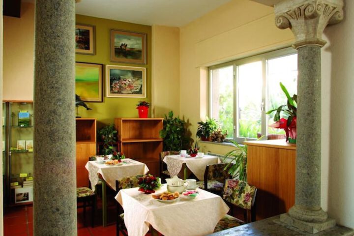 Dining 44 of 61