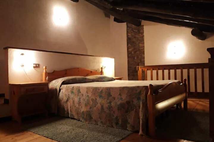 Room 7 of 9