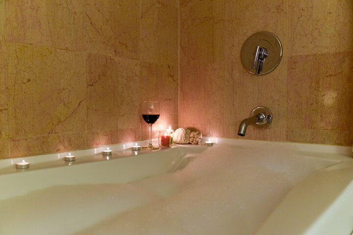 Jetted tub