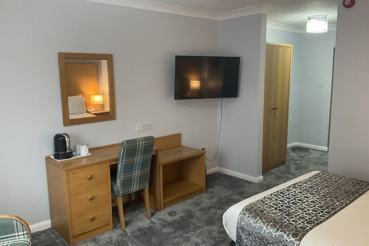 Room 3 of 56