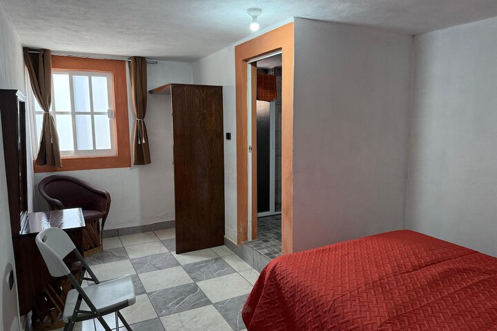 Room 4 of 27
