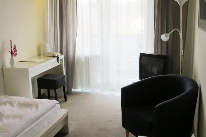 Room 13 of 40
