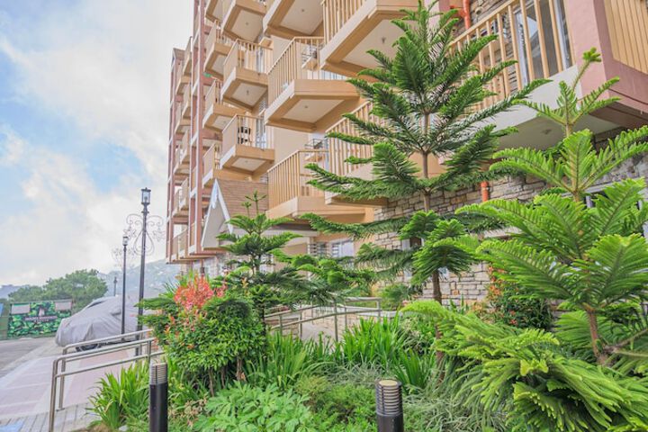 Hotel Exterior 216 of 224