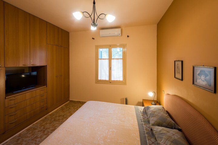 Room 7 of 49