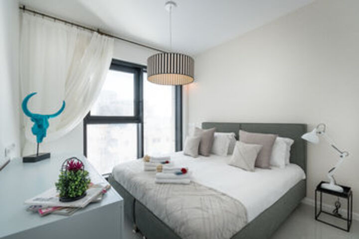 Room 73 of 153