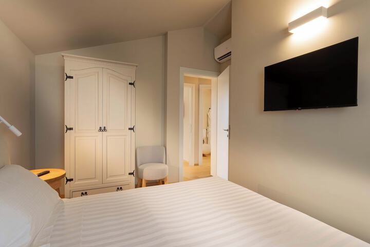 Room 42 of 154