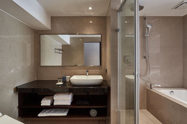 Room 28 of 41
