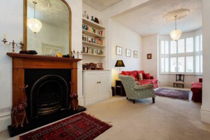 Room 10 of 24