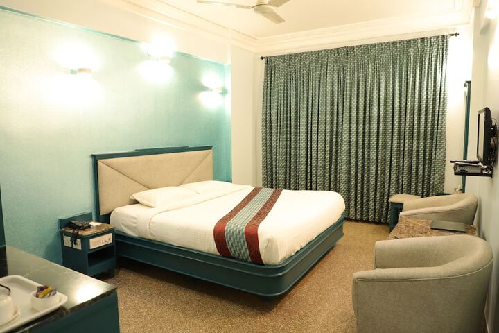 Room 6 of 23