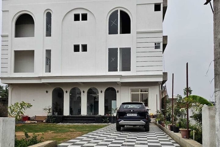 Hotel Virat palace
