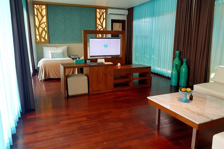 Room 23 of 65