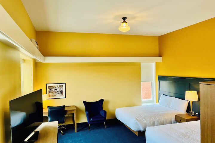 Room 6 of 16