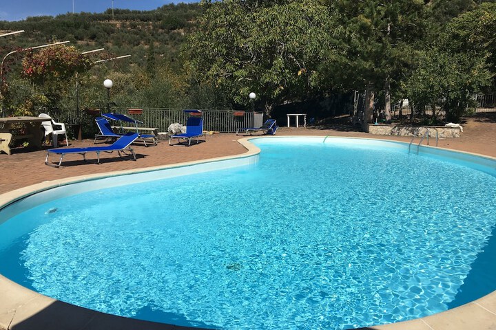 Pool 44 of 206
