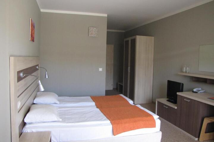 Photo 9