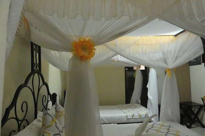 Room 10 of 40