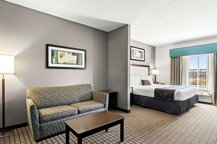 Room 6 of 25