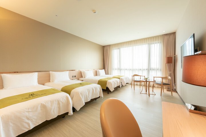 Room 9 of 52