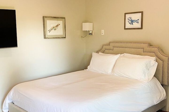 Room 7 of 27