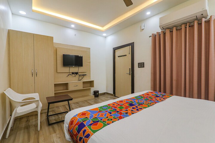 Room 14 of 26