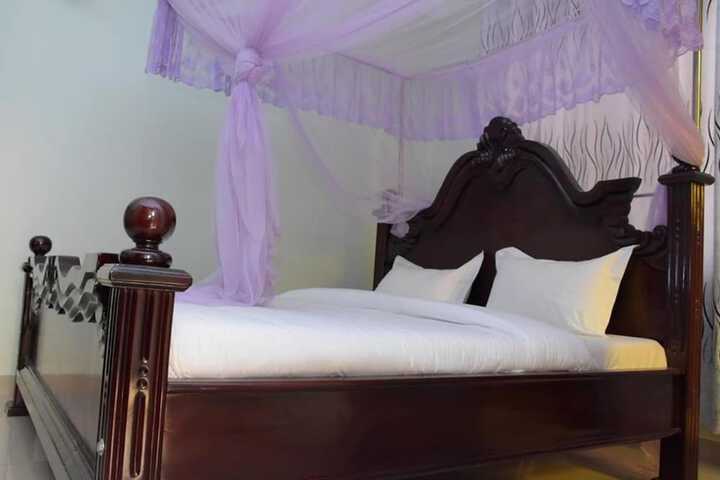 Room 4 of 26