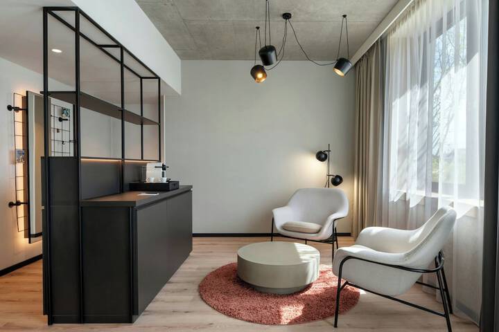 Room 38 of 74
