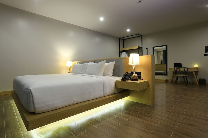 Room 27 of 201