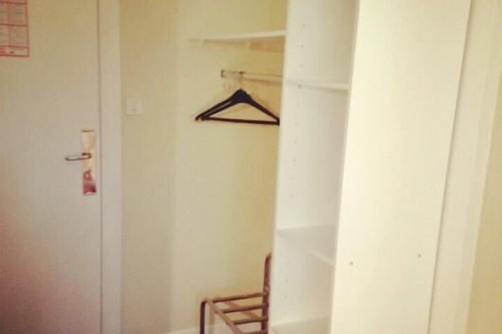 Room 8 of 15