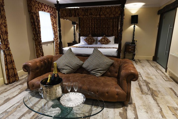 Room 44 of 176